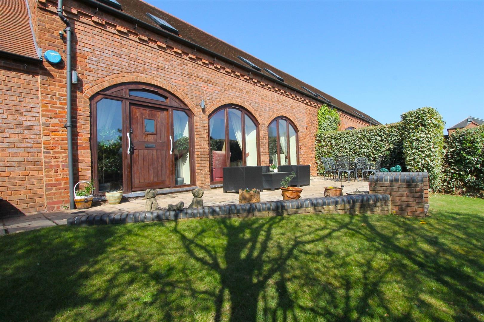 4 bed property in Castle Barns, Kidderminster